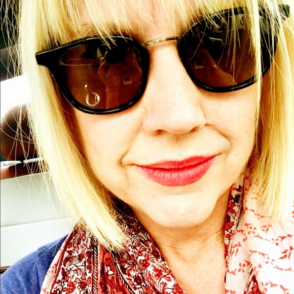 Meet your Posher, Heidi - Picture 1 of 1